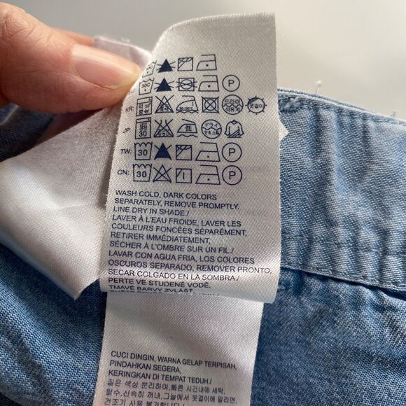 Tommy Hilfiger Denim Shorts Size 26 Front Seam Pockets Jean Blue Chambray Soft - Picture 8 of 8